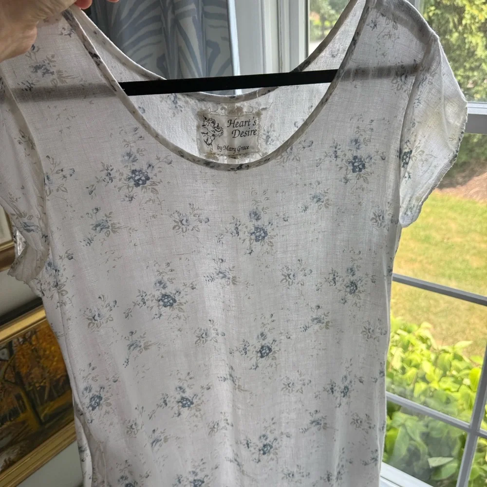 Chic White Floral High Low Dress for all the Country Living fans. - Picture 5 of 7